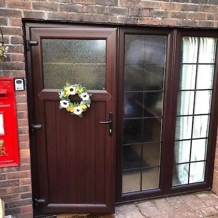 Adorable 1 Bedroom Apartment In Ironbridge Telford Exterior photo